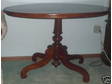 Elegant Oval Pedestal Parlour Table